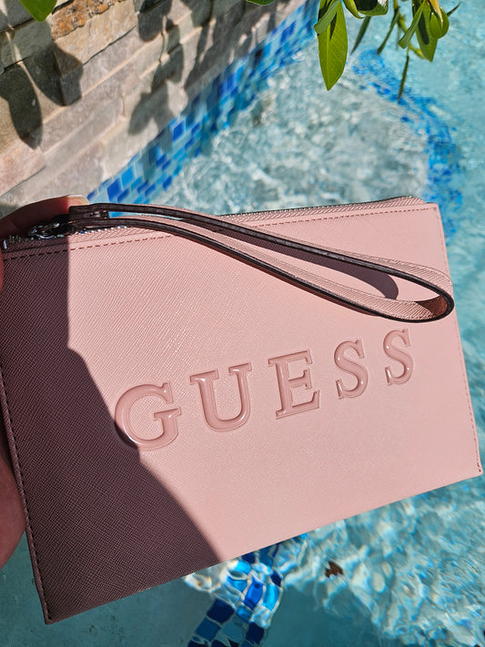 Cartera Guess de Mano.