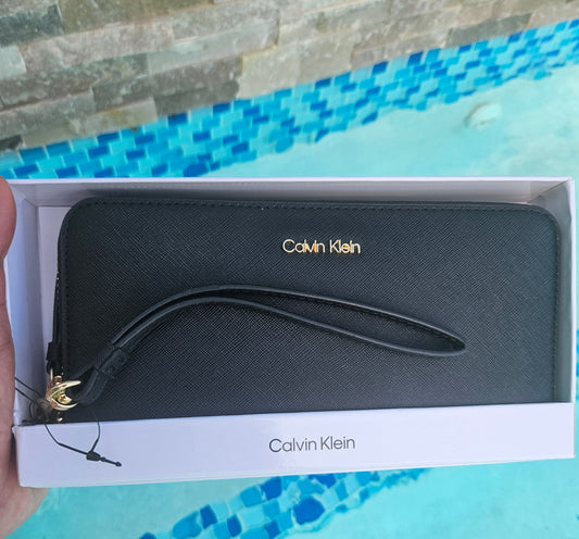 Wallet Calvin Klein,grande con mucho espacio